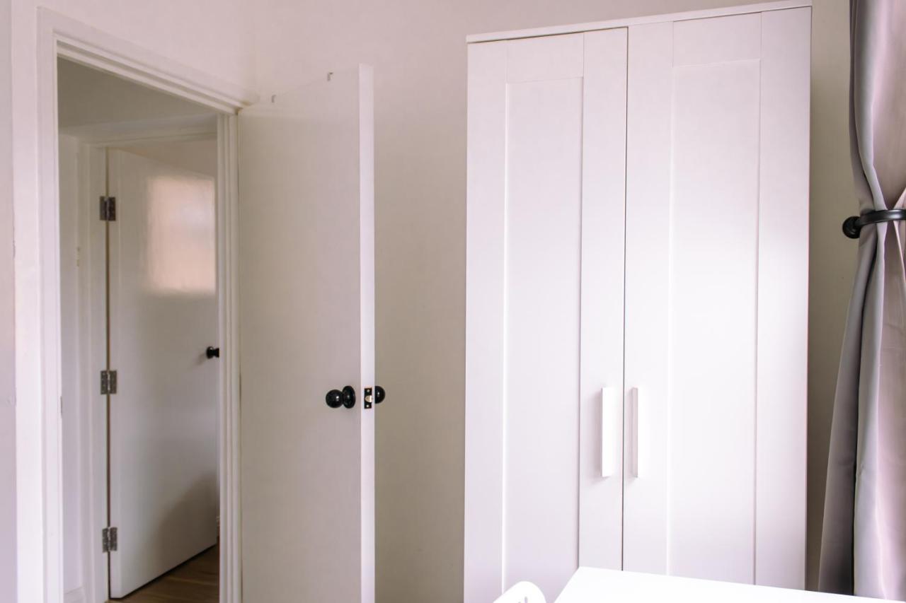 Nice 4 Bedroom Apartment Near City Centre 2-Min Walk To Metro !! Business & Family Friendly!! Лондон Екстер'єр фото